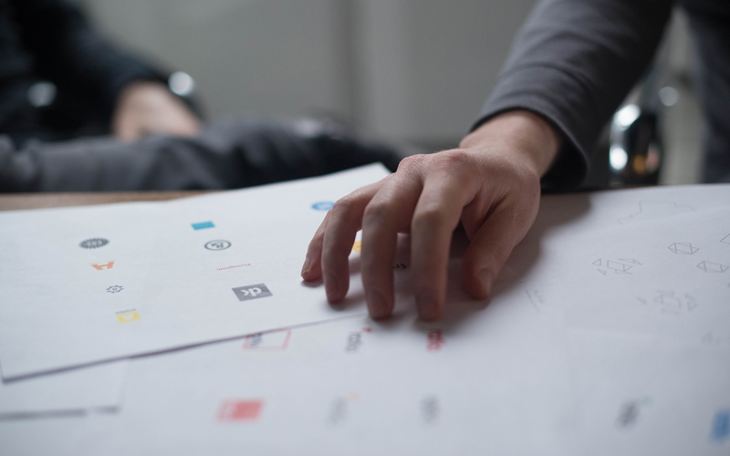 Dlaczego projektowanie logo nie trwa 5 minut? 